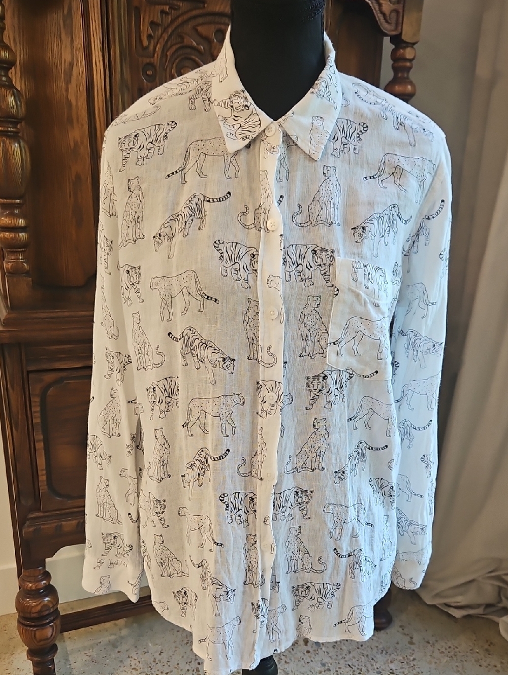 Rails White Shirt with Black Tiger Sketch Print. Size S